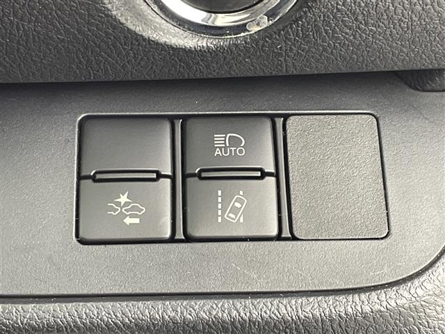 Toyota SIENTA 2018 7889443-3
