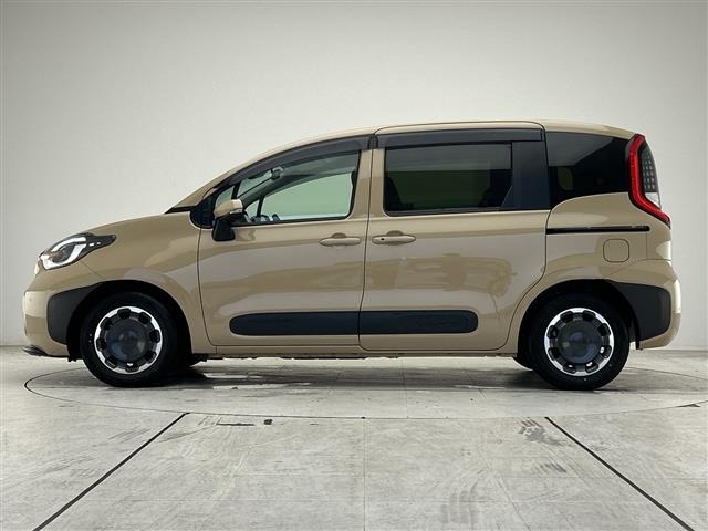 Toyota SIENTA 2025 7889456-2