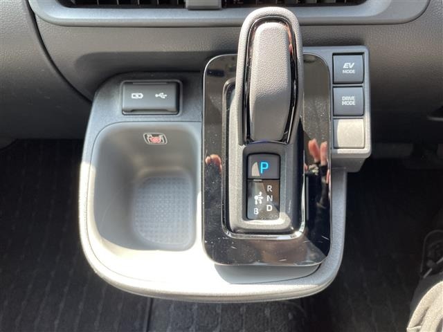 Toyota SIENTA 2022 7889474-5