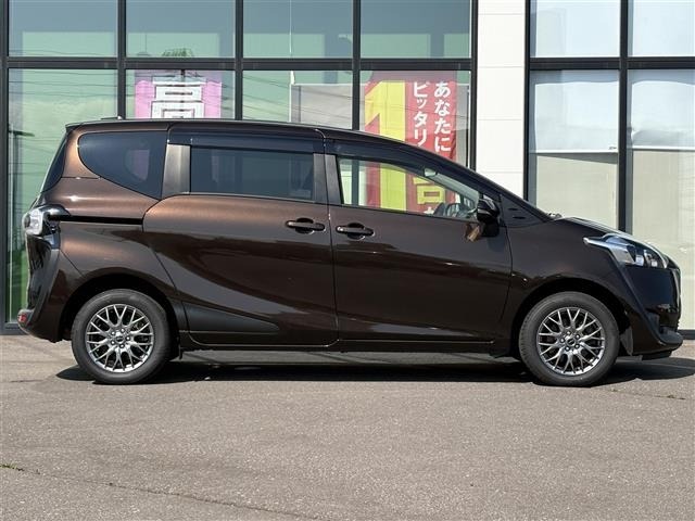 Toyota SIENTA 2017 7889558-4