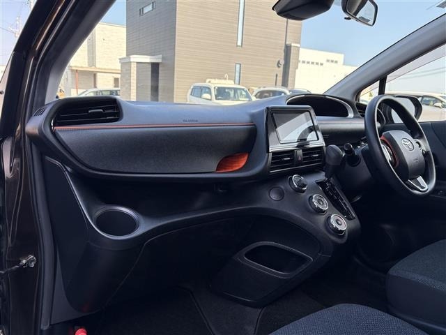 Toyota SIENTA 2017 7889558-7