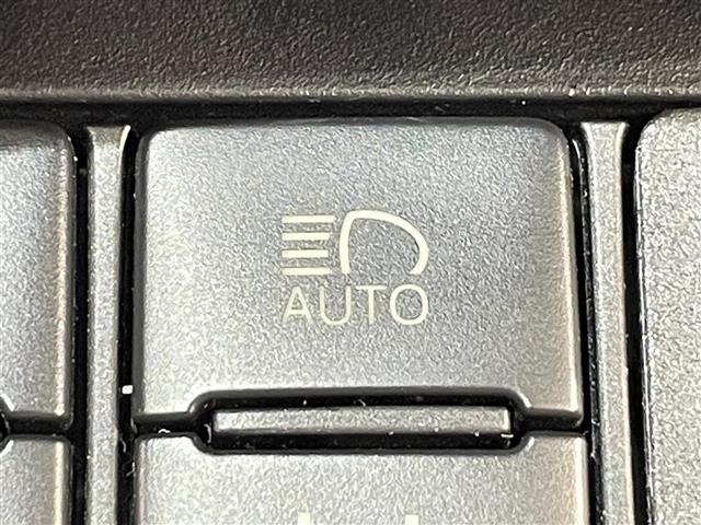 Toyota SIENTA 2018 7889602-1