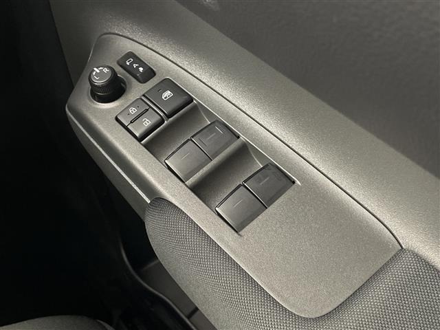 Toyota SIENTA 2025 7889658-6