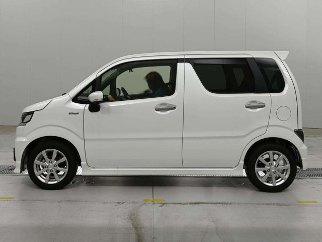 Suzuki WAGON R 2025 7903743-4