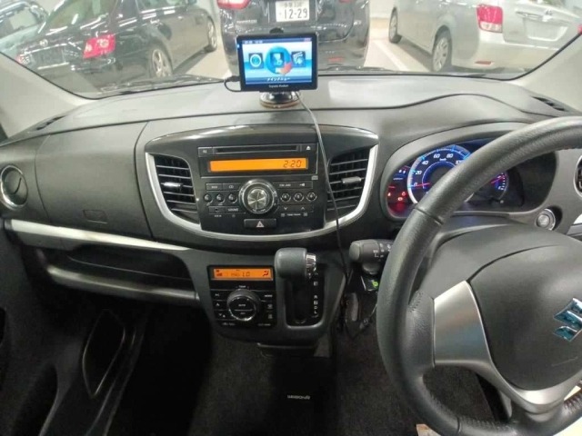 Suzuki WAGON R 2012 7903745-11