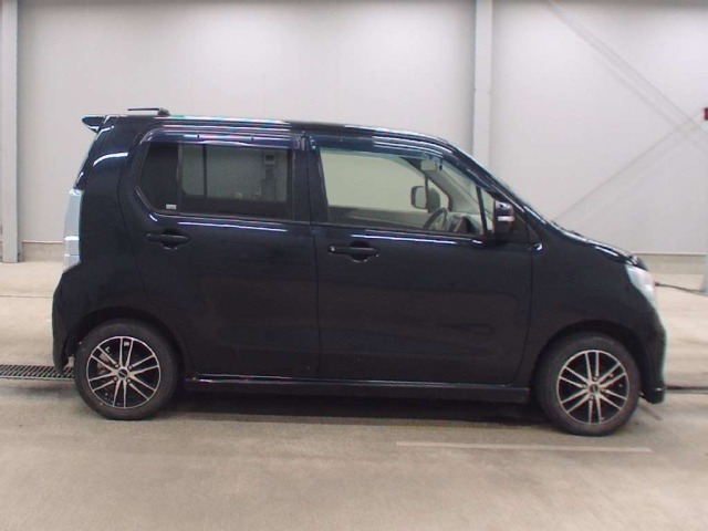 Suzuki WAGON R 2016 7903753-3