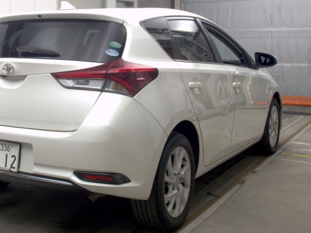 Toyota AURIS 2016 7909942-5
