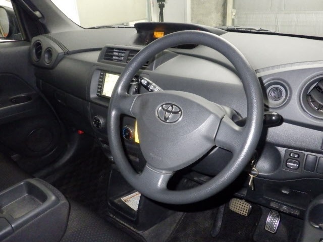 Toyota BB 2008 7921841-3
