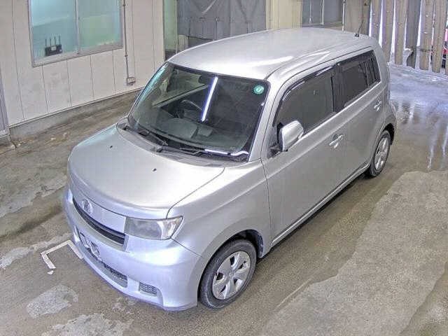 Toyota BB 2009 7921853-4