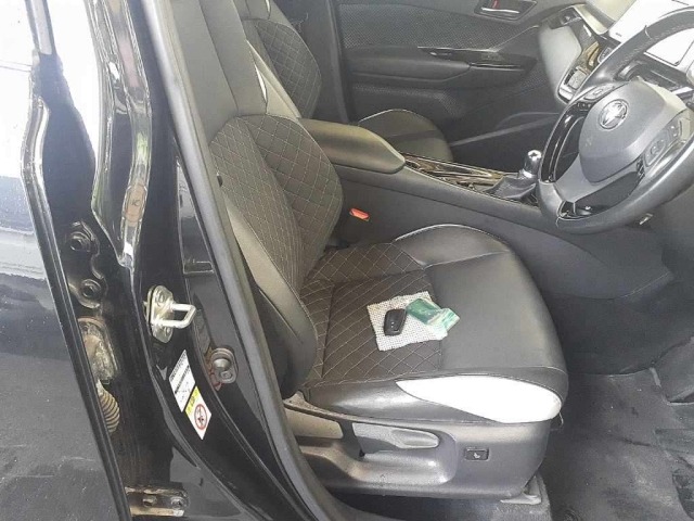 Toyota C-HR 2019 7924334-8