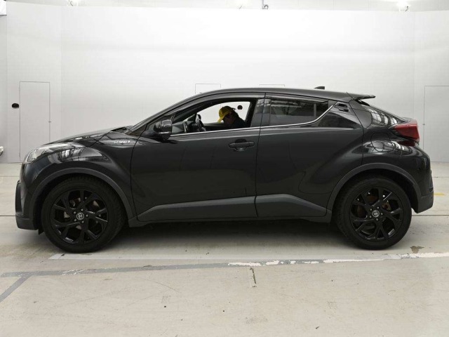 Toyota C-HR 2019 7924338-4