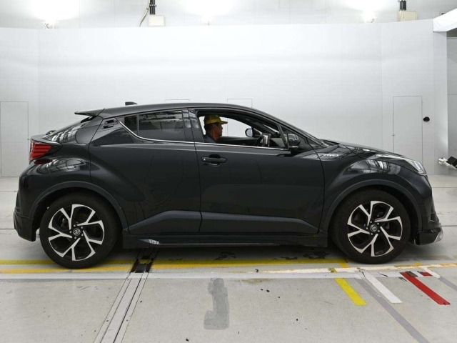 Toyota C-HR 2020 7924342-3