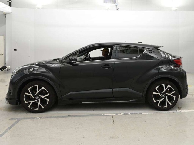 Toyota C-HR 2020 7924342-4