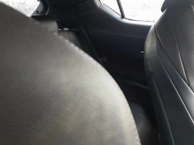 Toyota C-HR 2018 7924351-11