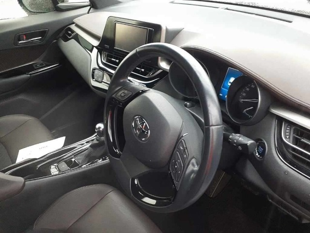 Toyota C-HR 2018 7924351-9