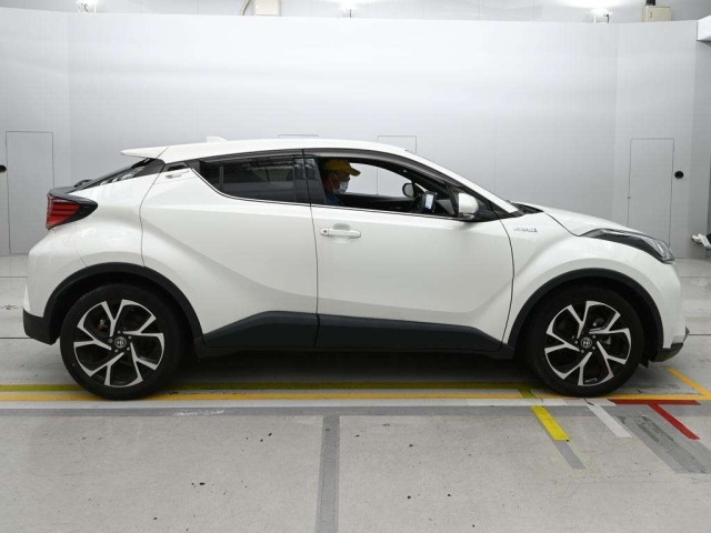 Toyota C-HR 2020 7924352-3
