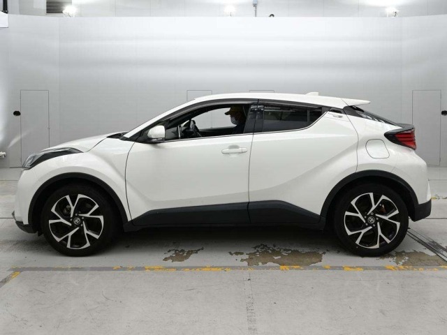 Toyota C-HR 2020 7924352-4