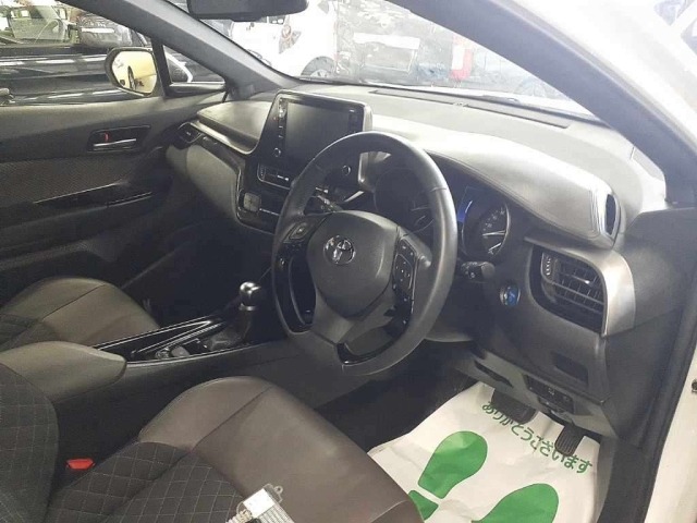 Toyota C-HR 2020 7924352-9