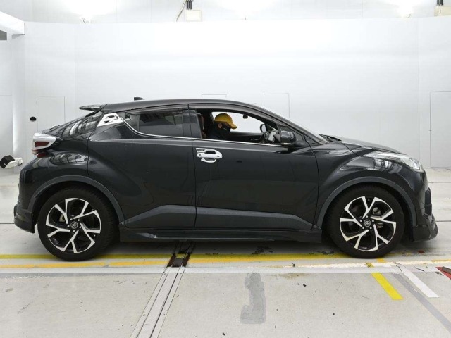 Toyota C-HR 2019 7924353-3