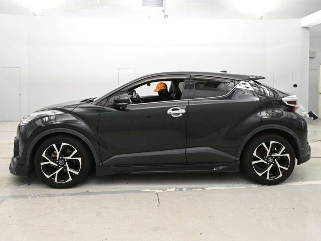 Toyota C-HR 2019 7924353-4