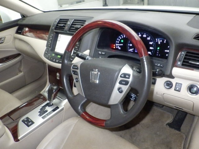 Toyota CROWN 2011 7925847-3