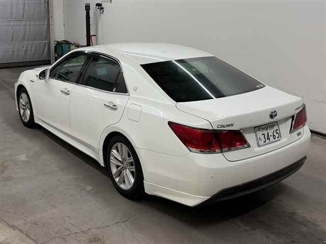 Toyota CROWN 2015 7925873-1