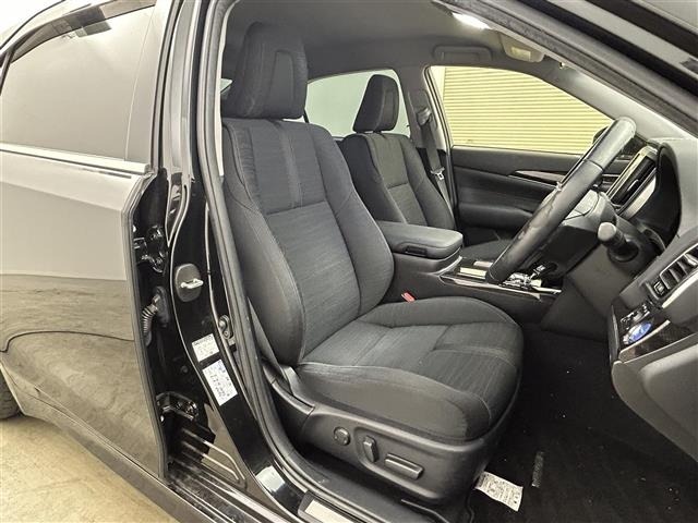 Toyota CROWN 2015 7925975-1