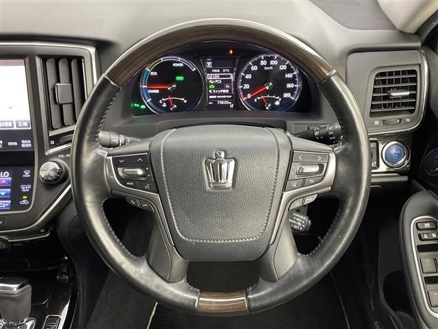 Toyota CROWN 2018 7926030-10