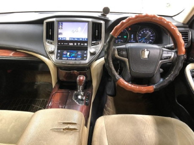 Toyota CROWN 2013 7926098-4