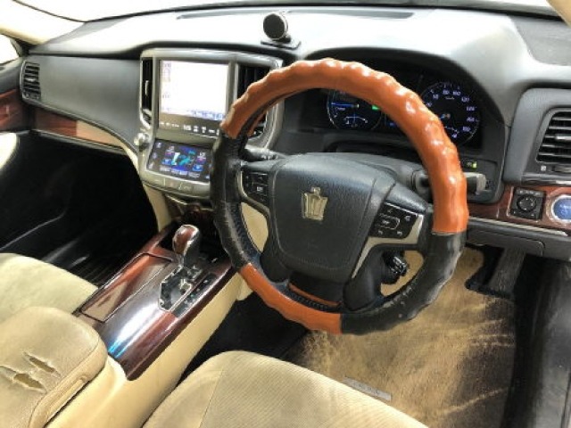 Toyota CROWN 2013 7926098-5