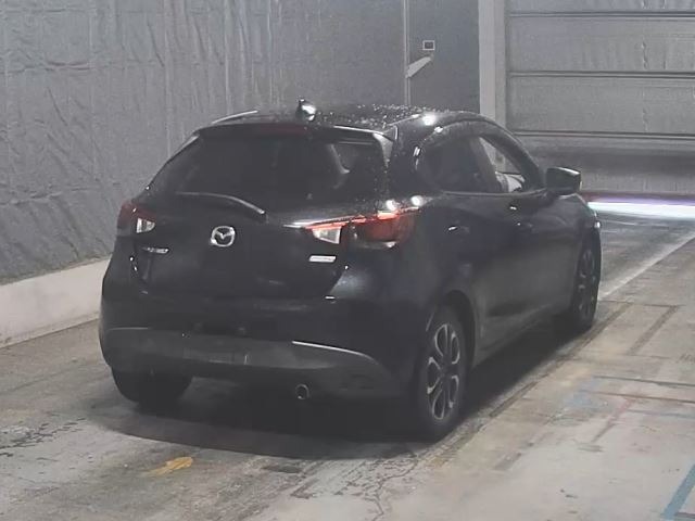 Mazda DEMIO 2017 7921643-1