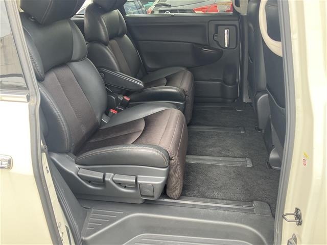 Nissan ELGRAND 2017 7921887-19