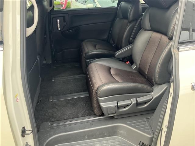 Nissan ELGRAND 2017 7921887-21