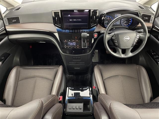 Nissan ELGRAND 2022 7921912-14