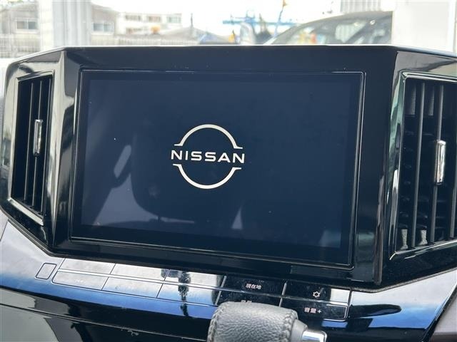 Nissan ELGRAND 2023 7921923-17