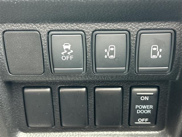 Nissan ELGRAND 2016 7921924-1