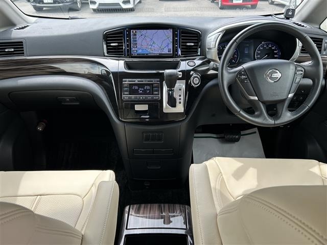 Nissan ELGRAND 2016 7921924-18