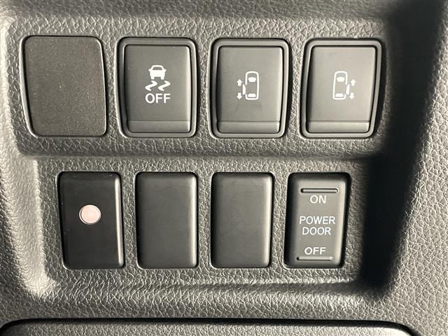 Nissan ELGRAND 2016 7921937-1