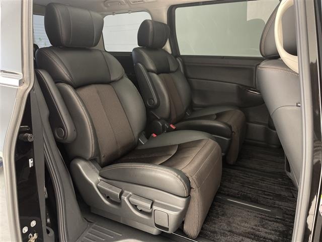 Nissan ELGRAND 2016 7921937-11