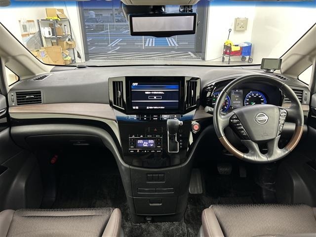 Nissan ELGRAND 2021 7921938-14