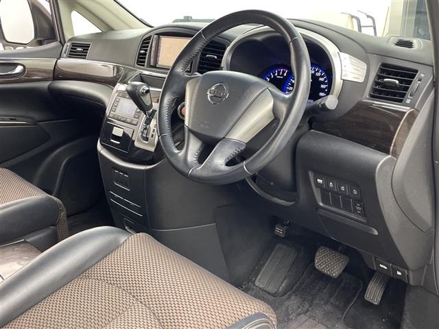 Nissan ELGRAND 2011 7921945-1