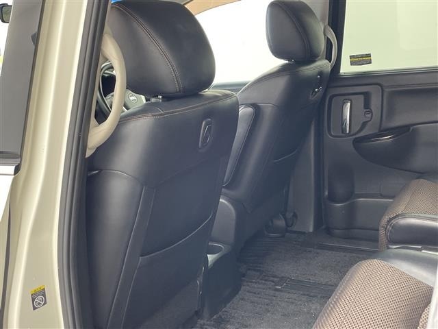 Nissan ELGRAND 2011 7921945-11