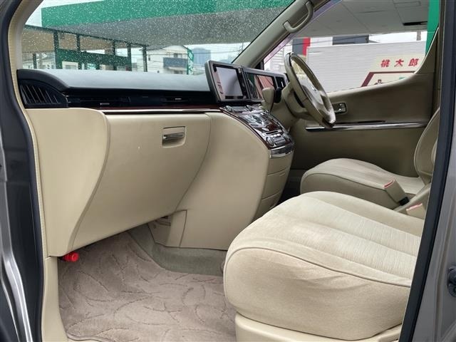 Nissan ELGRAND 2009 7921947-12