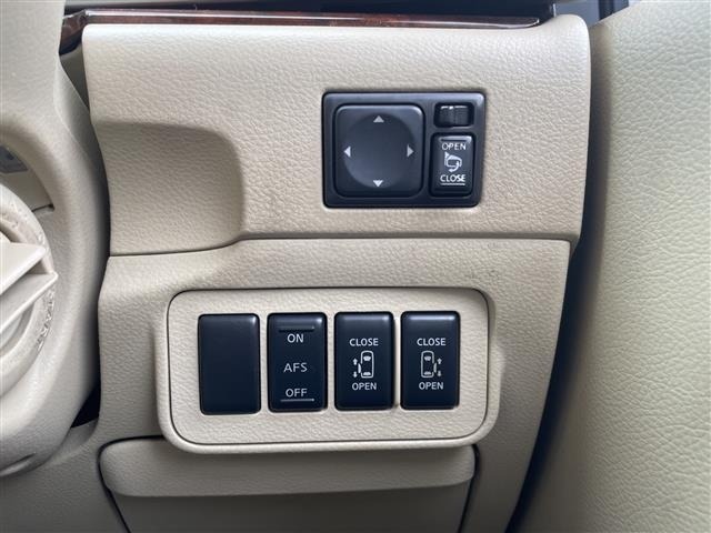 Nissan ELGRAND 2009 7921947-5