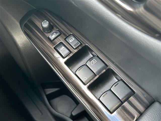 Nissan ELGRAND 2017 7921948-22