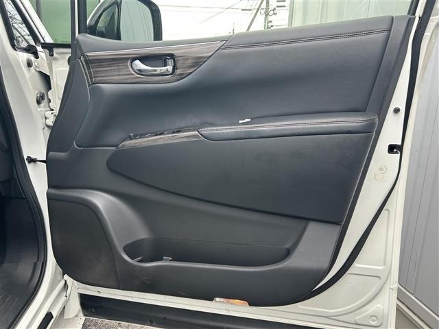 Nissan ELGRAND 2017 7921948-6
