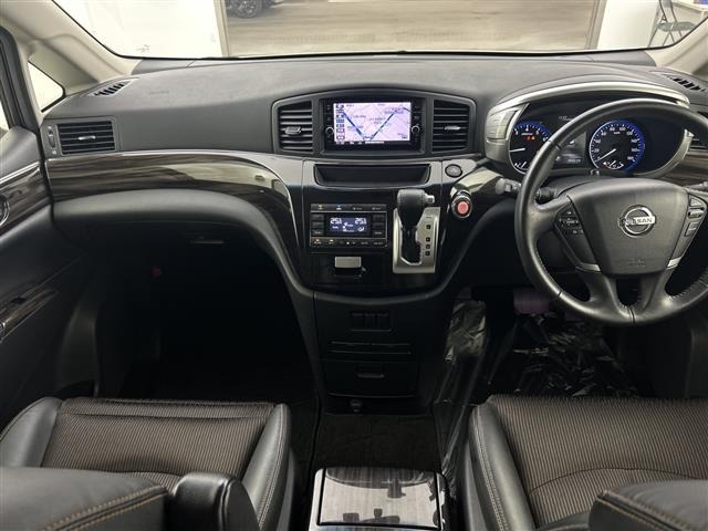 Nissan ELGRAND 2017 7921965-17