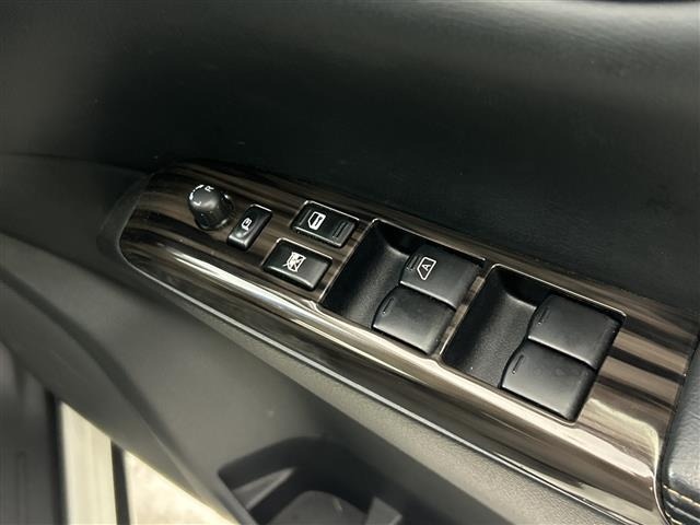 Nissan ELGRAND 2017 7921965-22