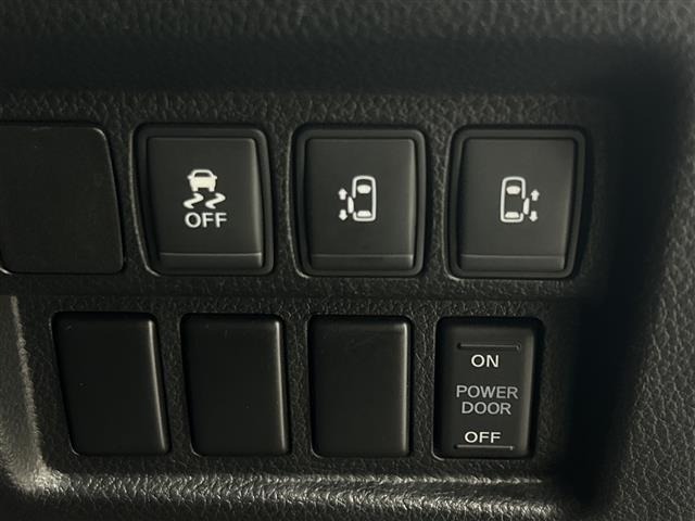 Nissan ELGRAND 2017 7921965-3