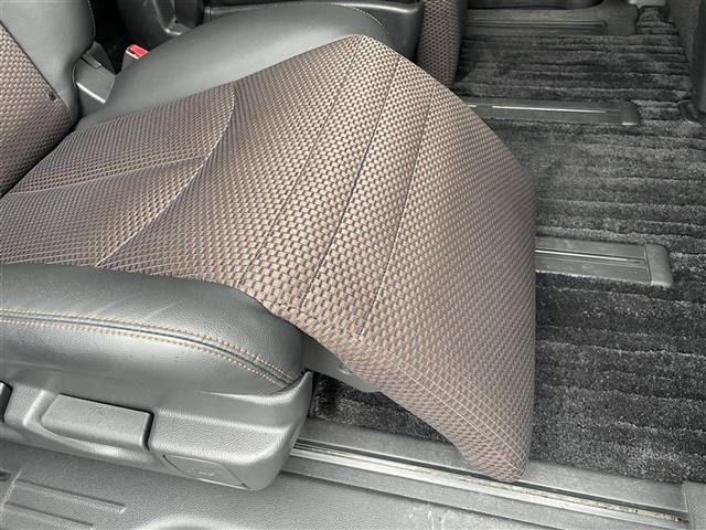 Nissan ELGRAND 2012 7921968-4